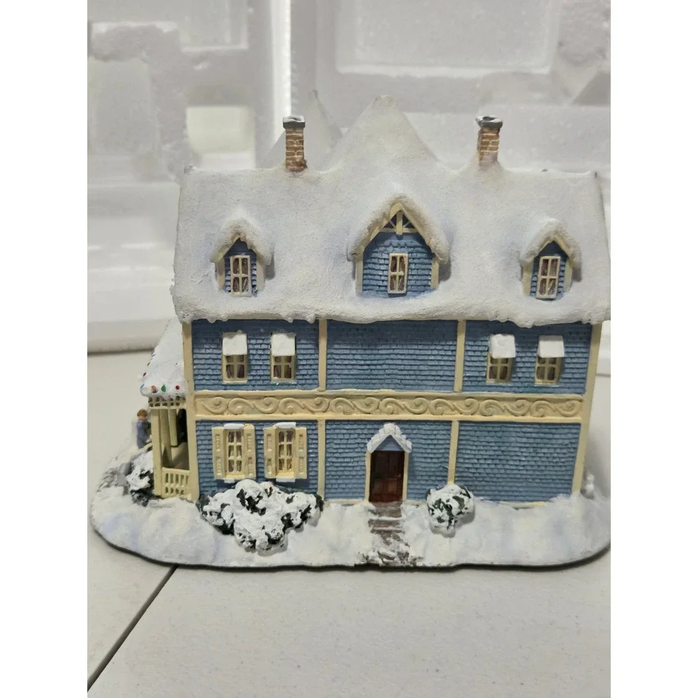Thomas Kinkade Hawthorne Village Holiday Bed and Breakfast Christmas Sculpture